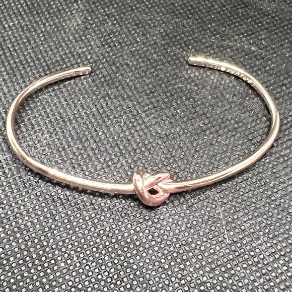 Stella and dot knot rose gold plate bracelet - Picture 3 of 7